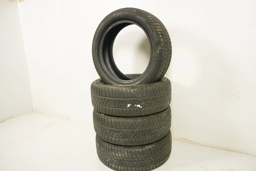 4 x Pirelli winter tires 245 50 19 inch DOT18 BMW* approx. 5mm RFT