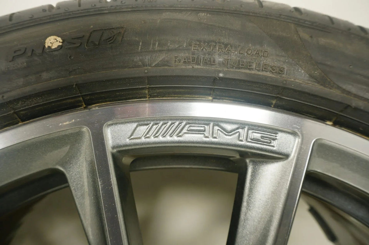 Like New Mercedes S Class W223 V223 AMG Summer Wheels 20 Inch Detailansicht 8