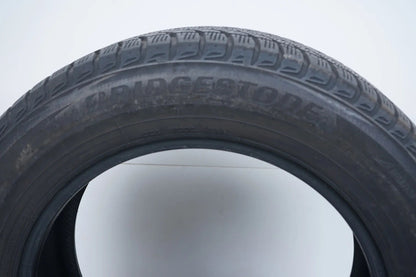 2 pneus d'hiver Bridgestone 235/60/18 pouces DOT 19/15 MO, profondeur de sculpture d'environ 4 mm