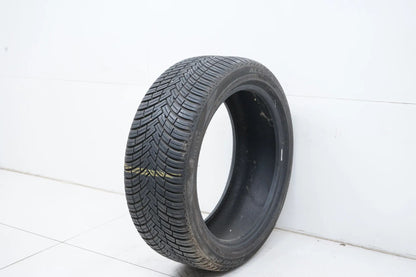 1 x Allwetterreifen Pirelli 225 45 18 Zoll DOT22 ca.6 mm