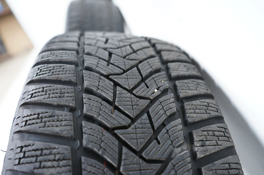 Audi A3 8Y Winterreifen Winterräder 225 40 18 Zoll 8Y0601025j