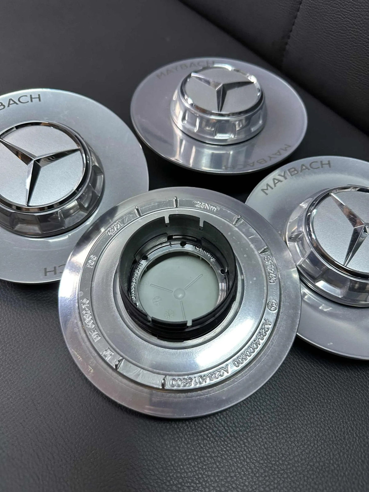 4x Original Mercedes A2234000500 Nabendeckel S Klasse W223 V223 Detailansicht 3