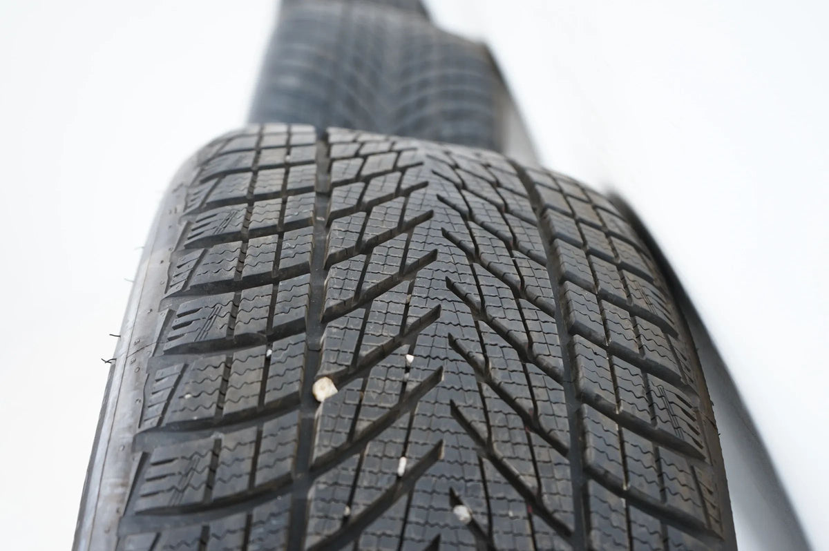 Audi A5 S5 B10 FU 8B Winterreifen Winterräder 245 40 19 Zoll 8B3601025AS Detail view 9