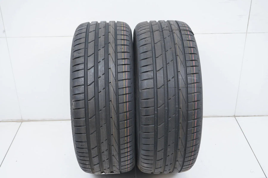 2 x DEMO Sommerreifen Hankook 225 45 18 Zoll DOT22 MO RFT