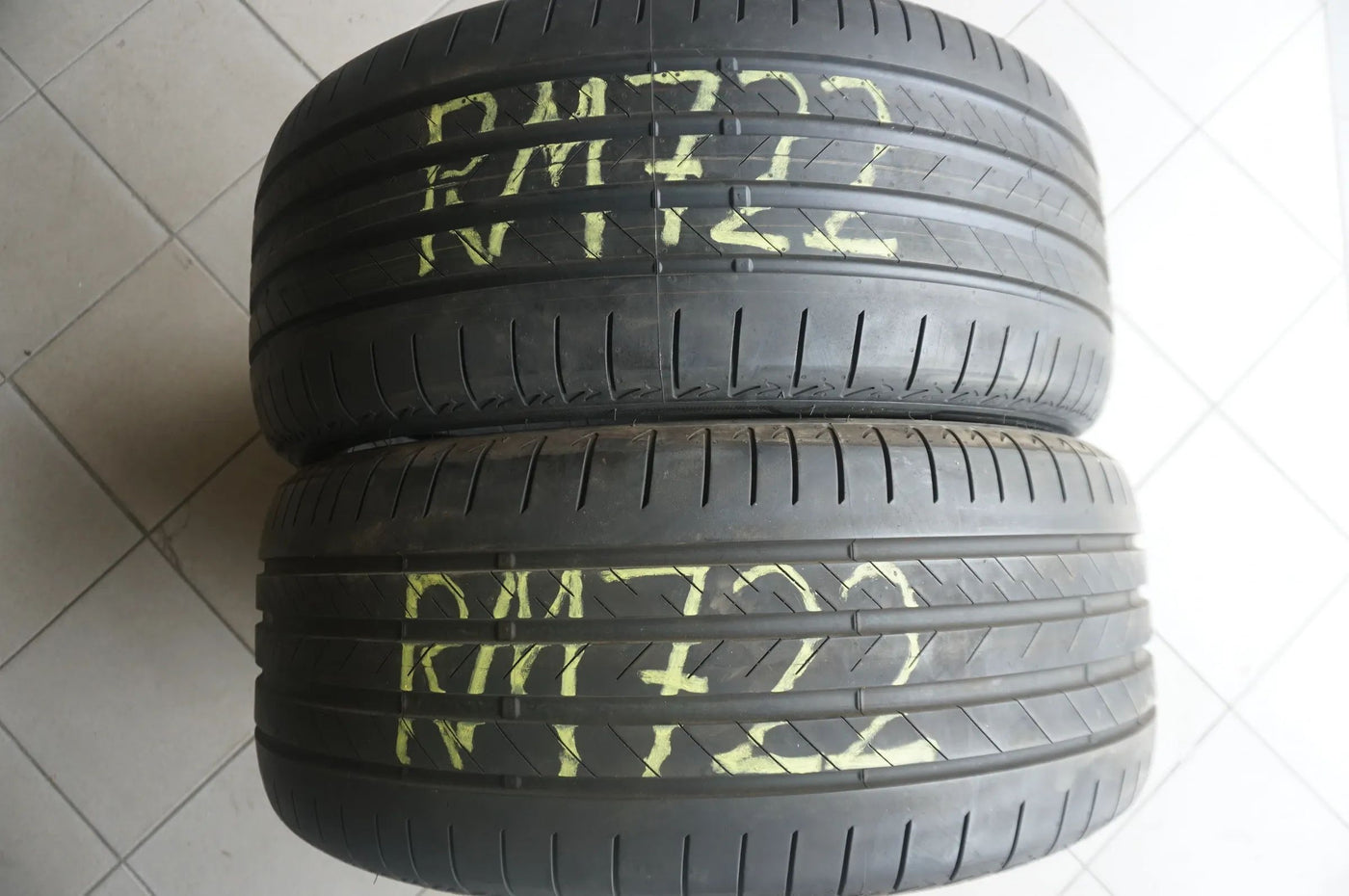 2 X 275 40 R22 107Y Sommerreifen Bridgestone Alenza 001 * 2022 7mm