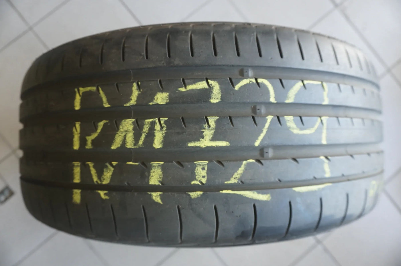 245 40 ZR19 R19 98Y Sommerreifen Yokohama AdvanSport V105 MO 2018 5mm