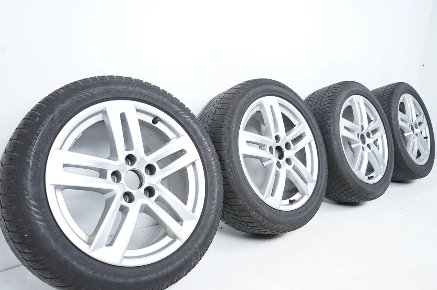 Audi A4 8W B9 Winterräder Winterreifen 225 50 17 Zoll 8W0601025P
