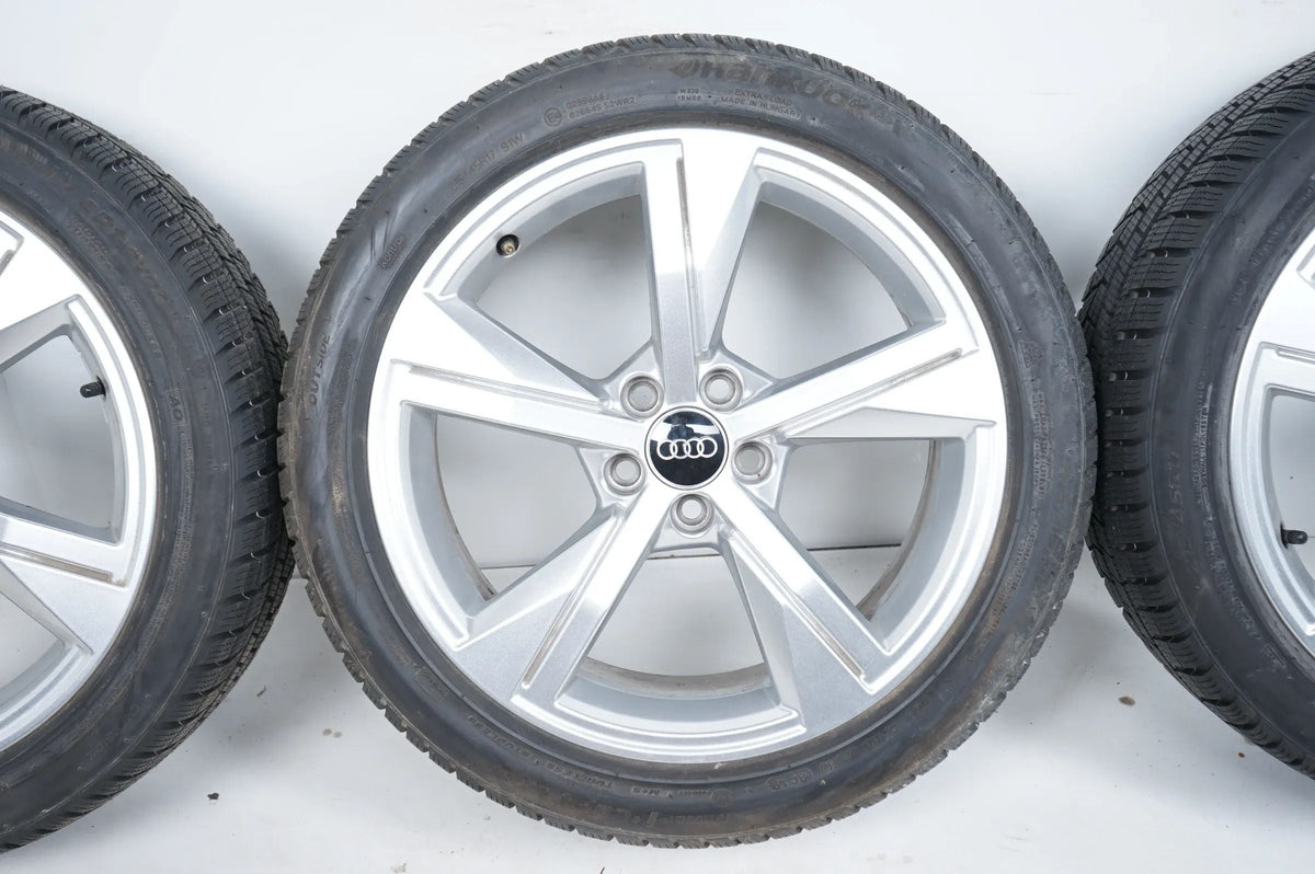Audi A1 GB Allwetterräder mit neuen Allwetterreifen 215 45 17 Zoll 82A601025G