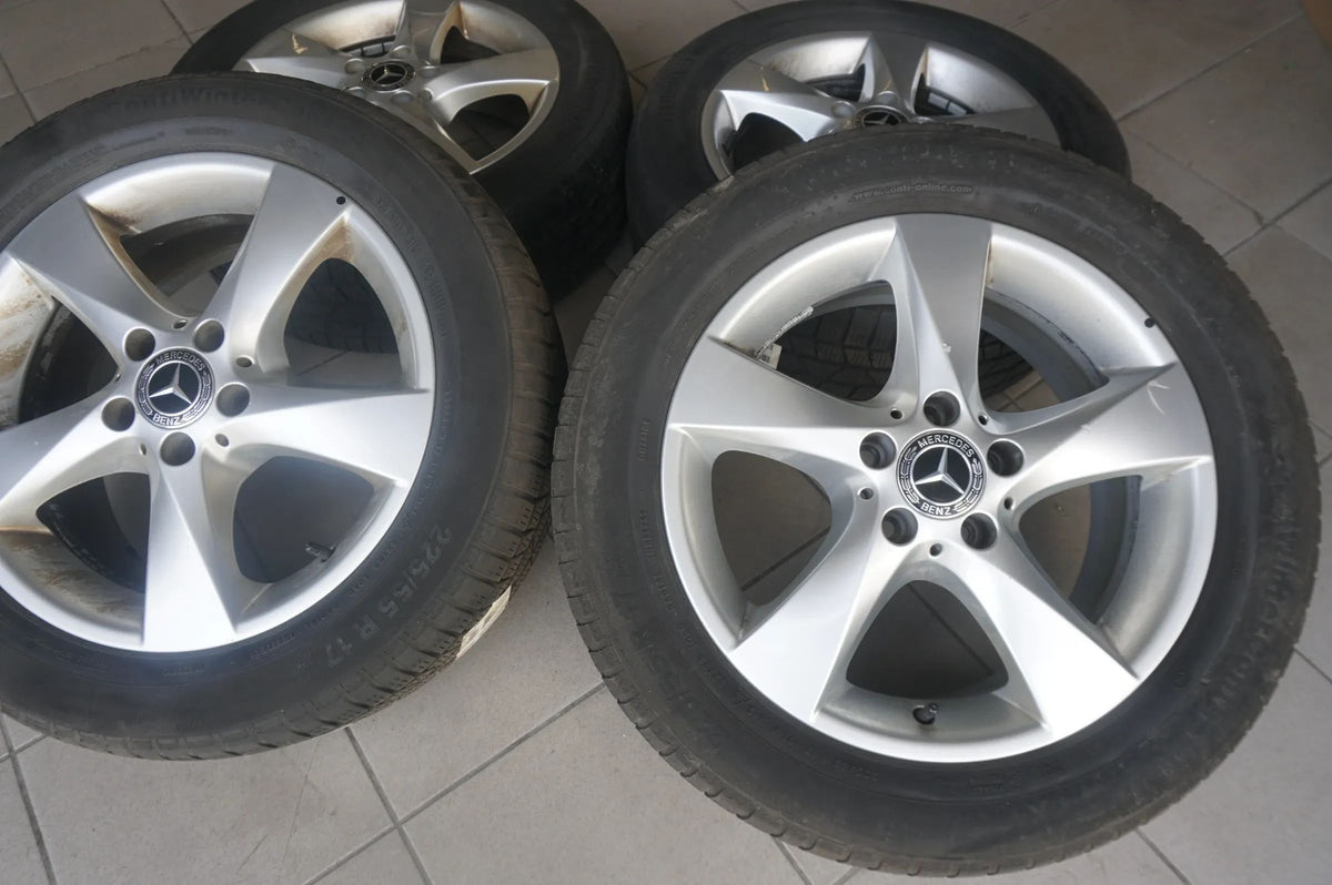 Original Mercedes V-Klasse Vito W447 17 Zoll Alufelgen Winterräder Winterreifen Detailansicht 2