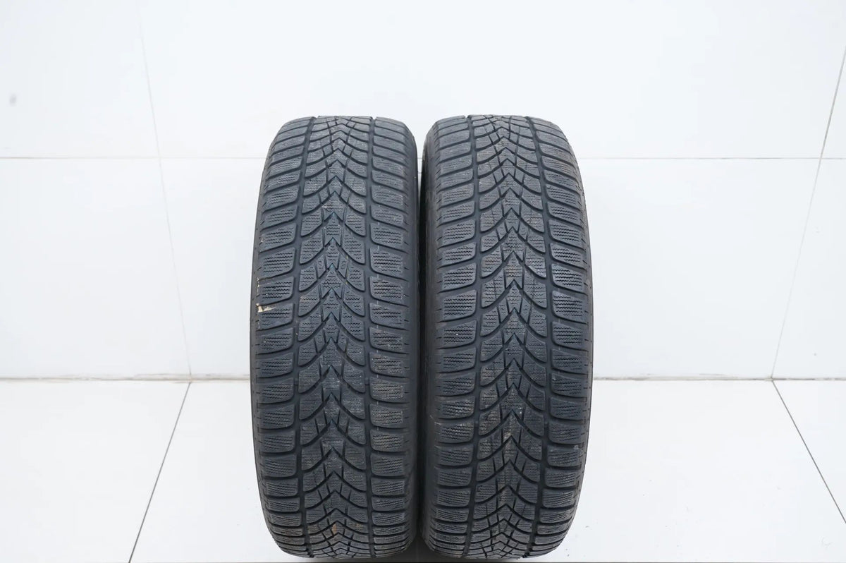 2 pneus hiver Dunlop 215/55 R18 pouces, profondeur de sculpture d'environ 4 mm, DOT19 MO RFT Vue détaillée 2
