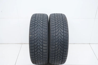 2 pneus hiver Dunlop 215/55 R18 pouces, profondeur de sculpture d'environ 4 mm, DOT19 MO RFT