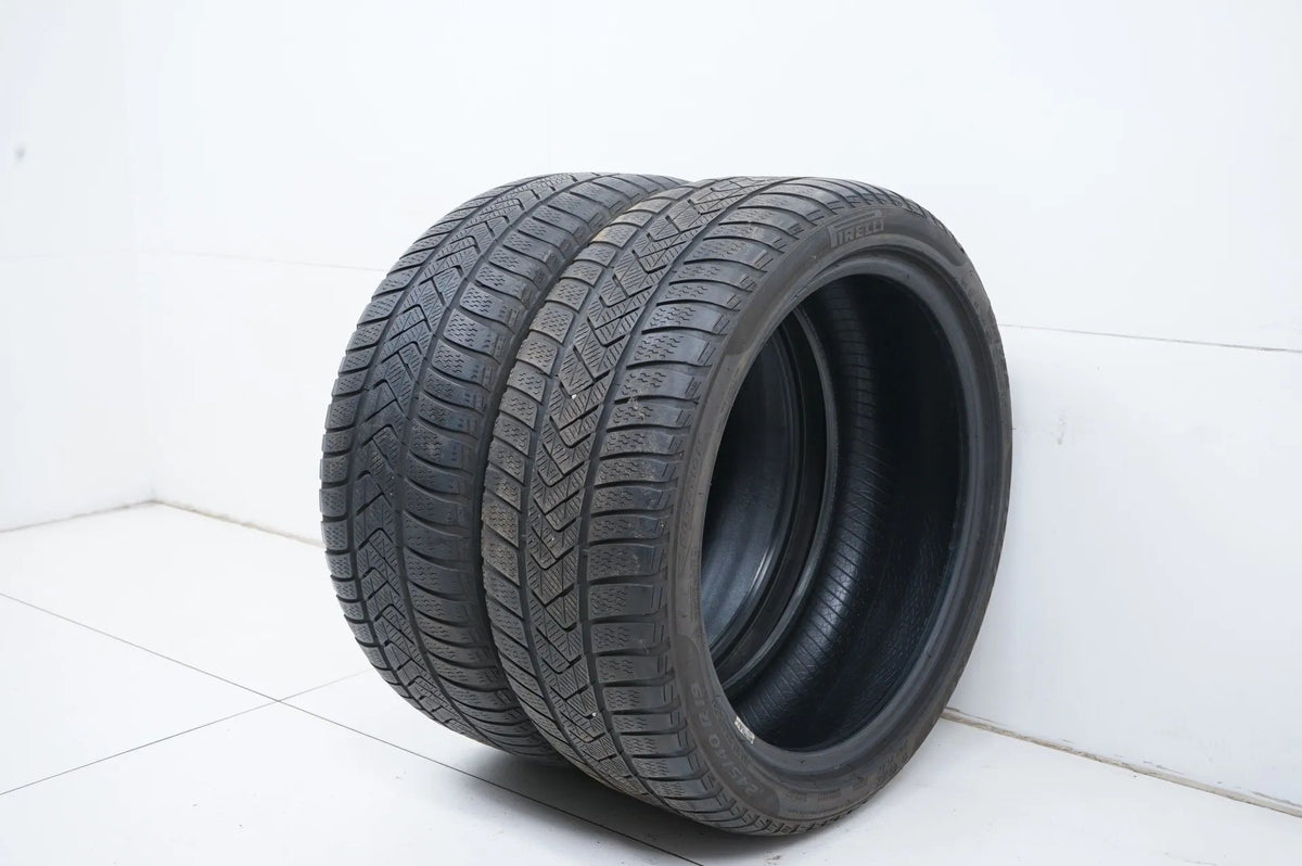 2 pneus hiver Pirelli 245/40/19 pouces DOT 18/17 MO, profondeur de sculpture d'environ 4 mm, montage direct Detailansicht 3