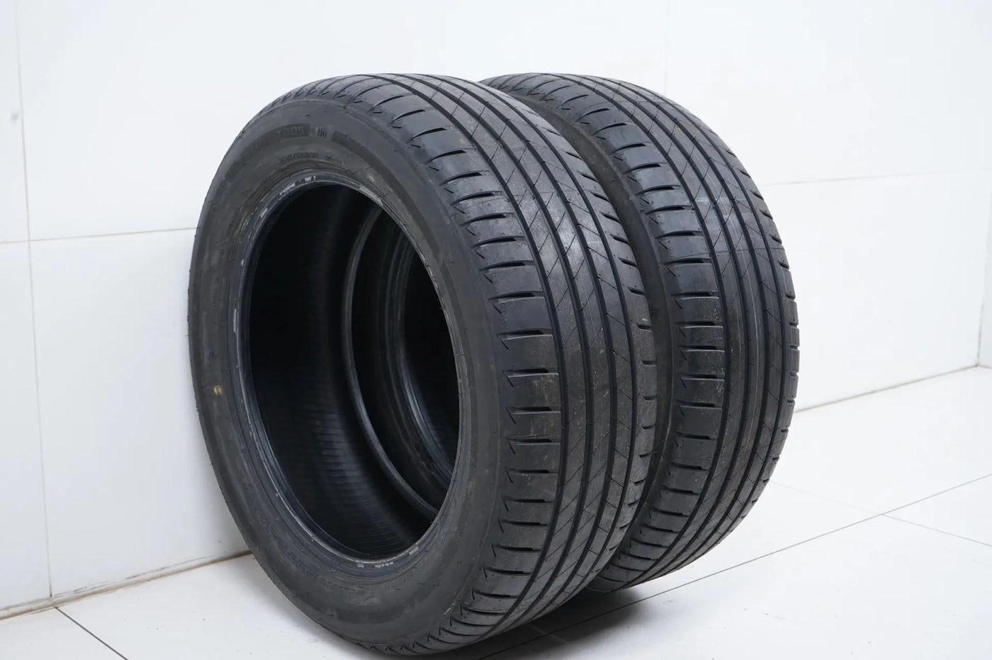 2 x DEMO Sommerreifen Bridgestone 235 55 18 Zoll DOT23 MO