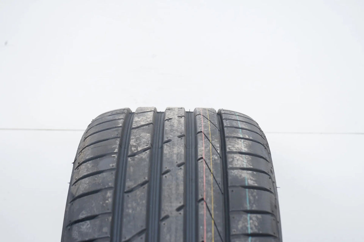 1x Pneu d'été DEMO Hankook 245 45 18 pouces DOT23 Bmw*MO Vue détaillée 4
