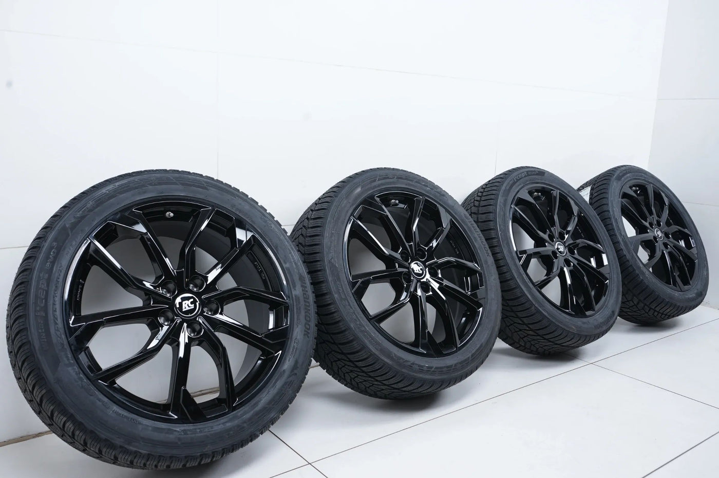 NEU BMW iX1 X1 X2 U11 U10 Winterreifen Winterräder 245 45 19 Zoll
