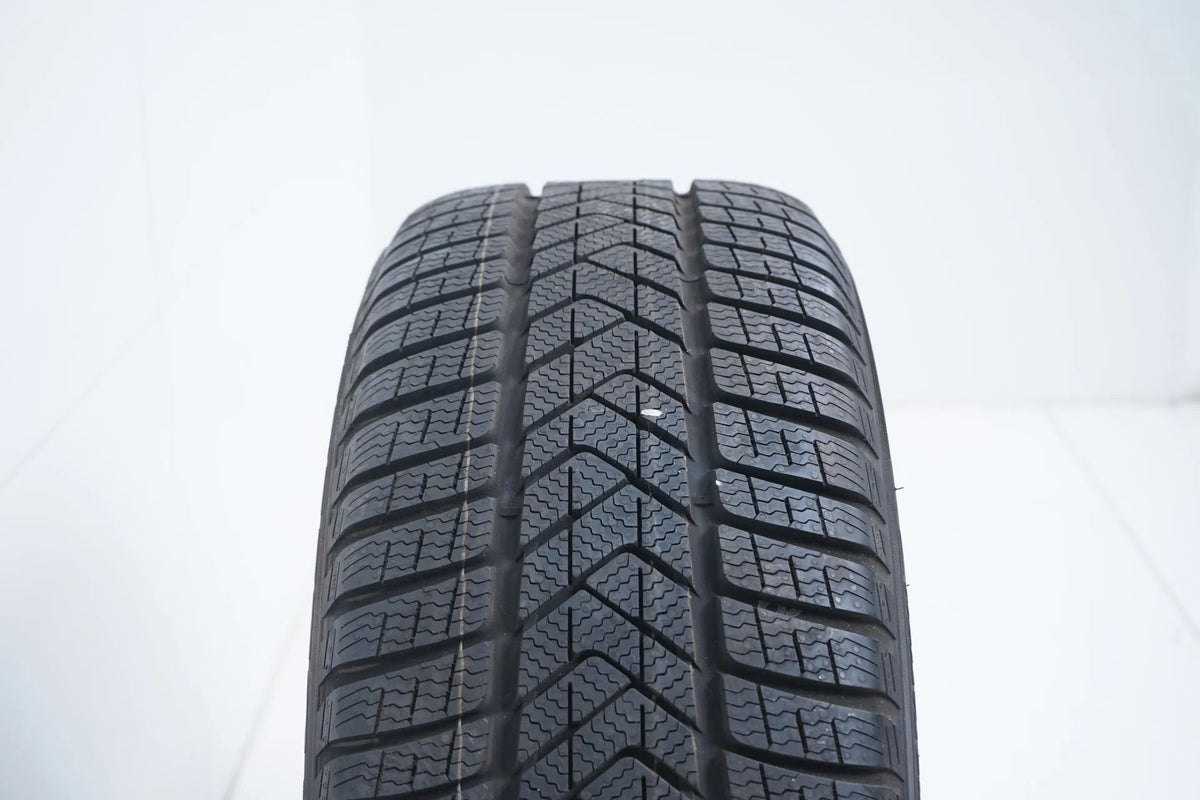 1 x Winterreifen Pirelli 245 50 18 Zoll DOT19 MO ca.8mm RFT Detailansicht 6