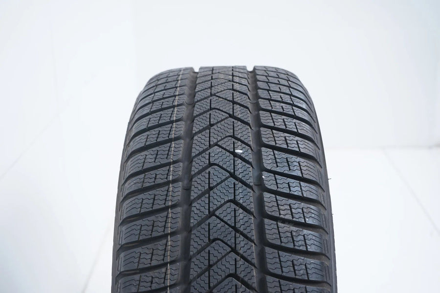 1 x Winterreifen Pirelli 245 50 18 Zoll DOT19 MO ca.8mm RFT