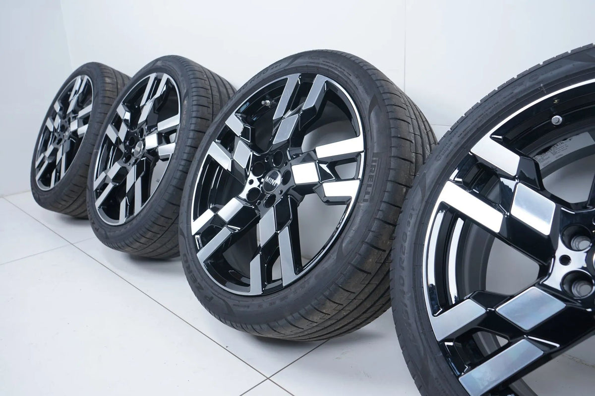 MINI Countryman U25 BMW X1 U11 Summer Wheels 245 40 20 inch Detailansicht 8