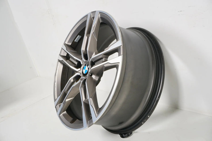 1 x jante alliage Originale BMW Série 1 F40 18 pouces 556M 8053524 Défectueuse