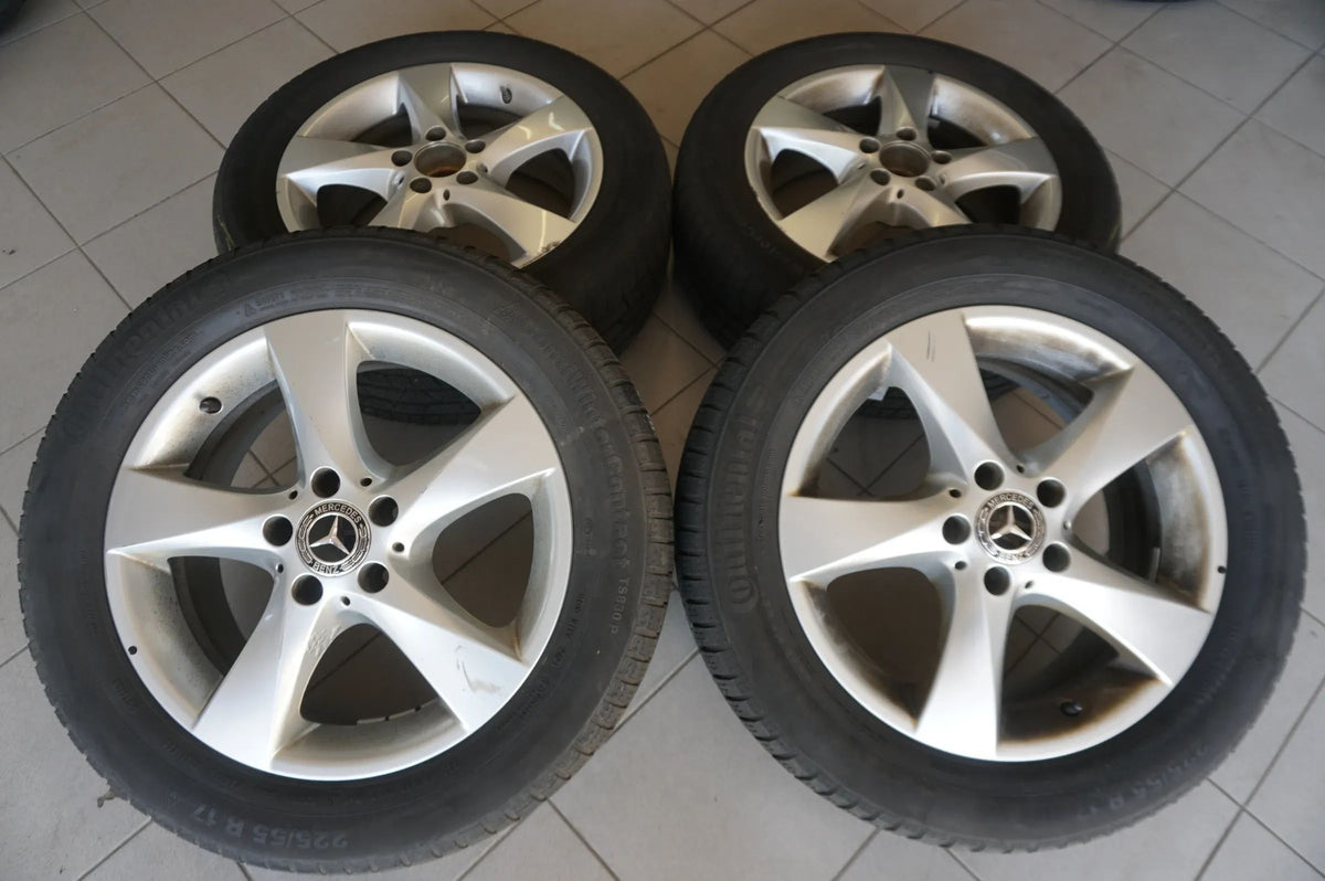 Original Mercedes V-Class Vito W447 17-inch Alloy Wheels A4474012200 Winter Tires Detailansicht 2
