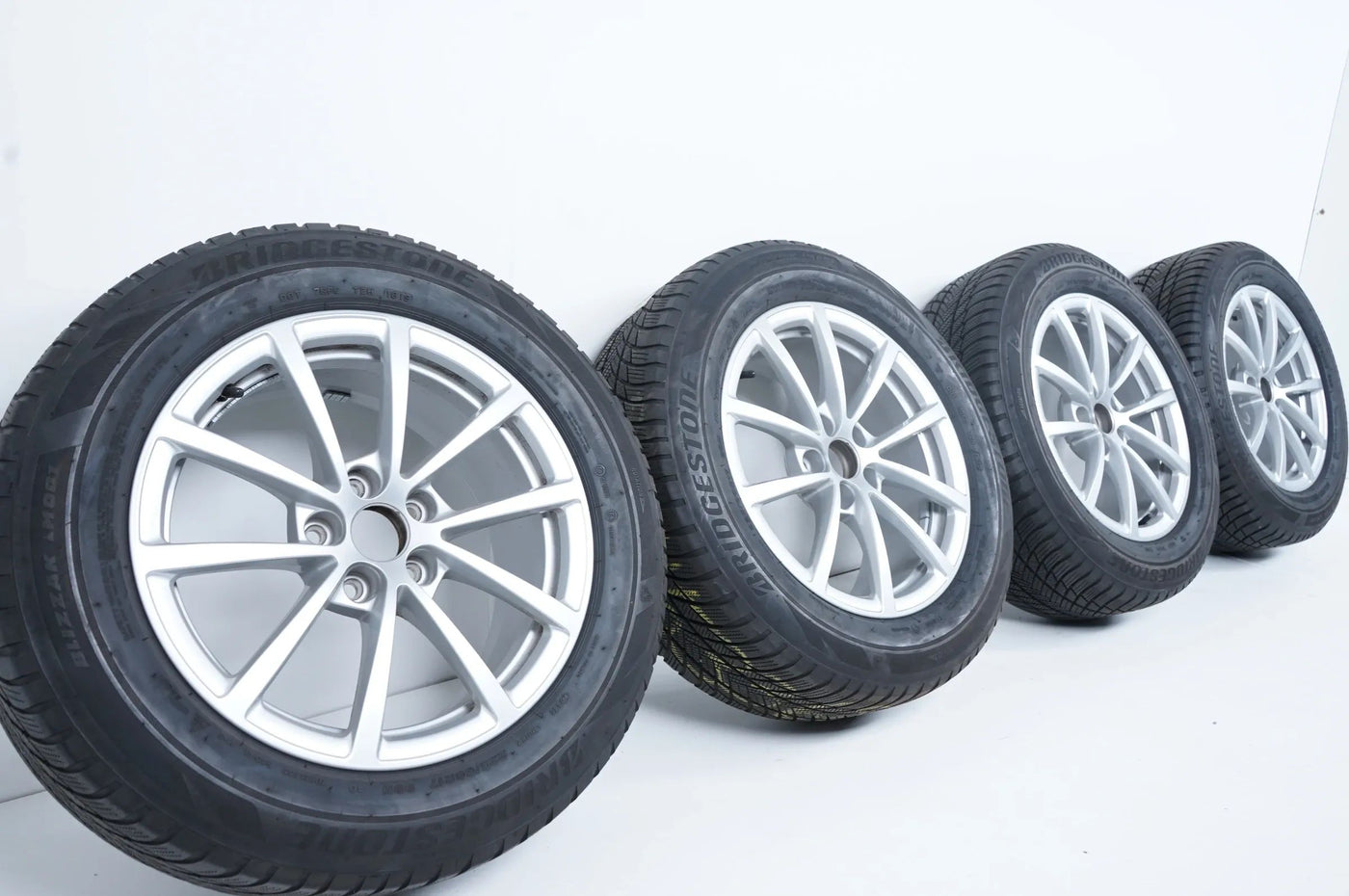 Pneus/jantes hiver Audi A6 4K C8 225/60 R17 pouces 4K0601025