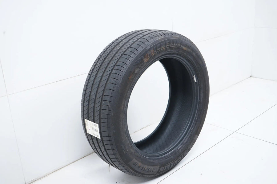 1 x Sommerreifen Michelin 235 55 19 Zoll DOT22 MO ca.5 mm
