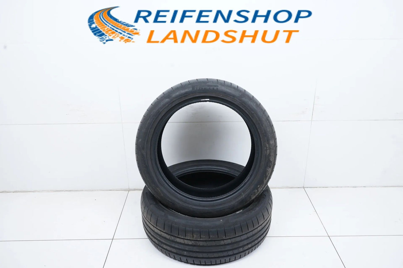 2 x Summer tires 235 50 20 inch Pirelli DOT23 approx. 4 mm