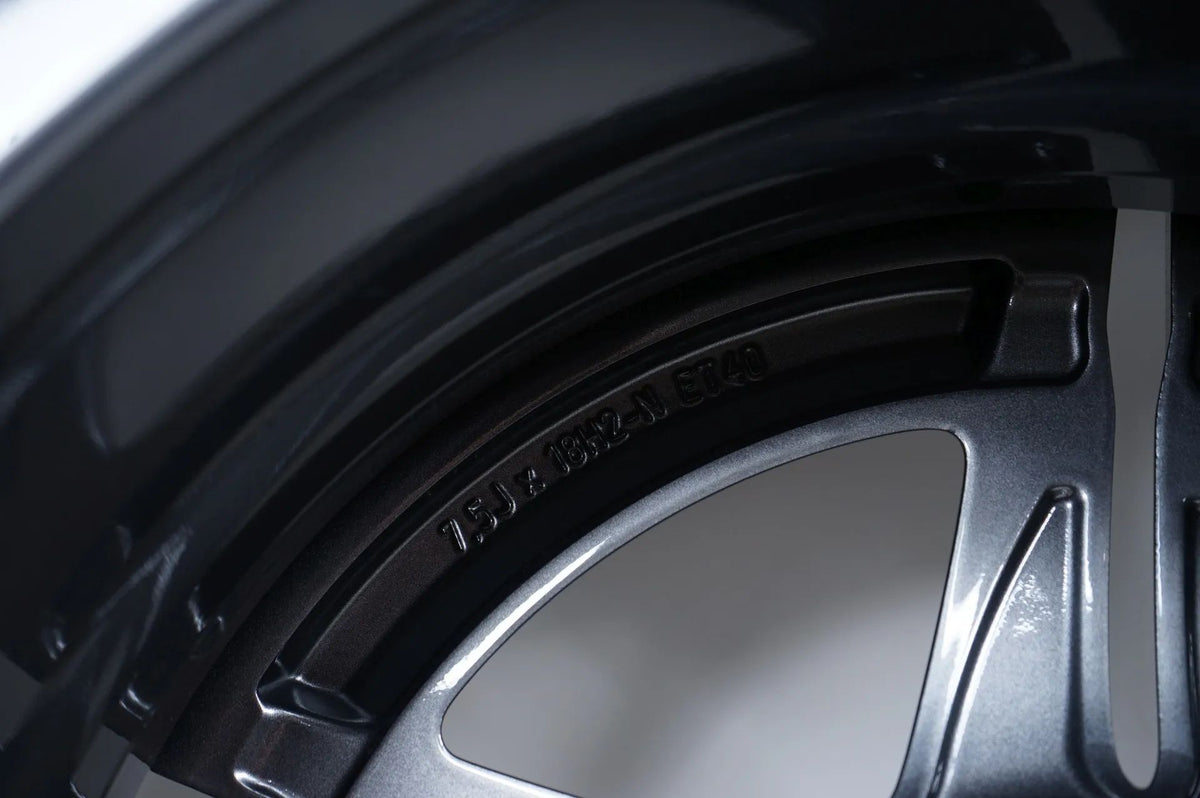 Mercedes C Class W206 summer tires, summer wheels AMG 18 inch Detailansicht 18