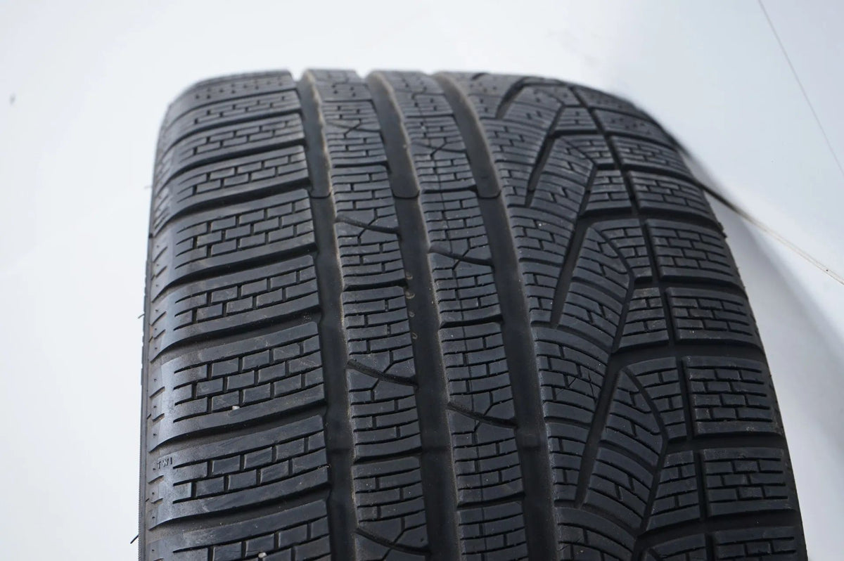 Mercedes GT GTS C190 W190 Winter Tires Winter Wheels 19/20 Inch Detailansicht 14
