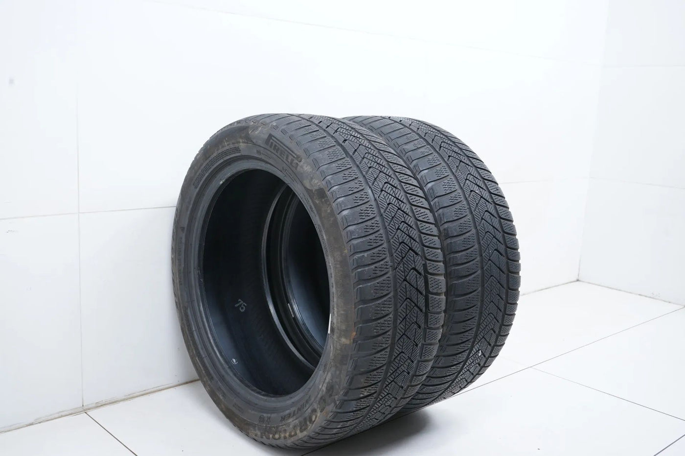 2x Winter tires 275 45 20 inch Pirelli approx. 4 mm DOT19 BMW*