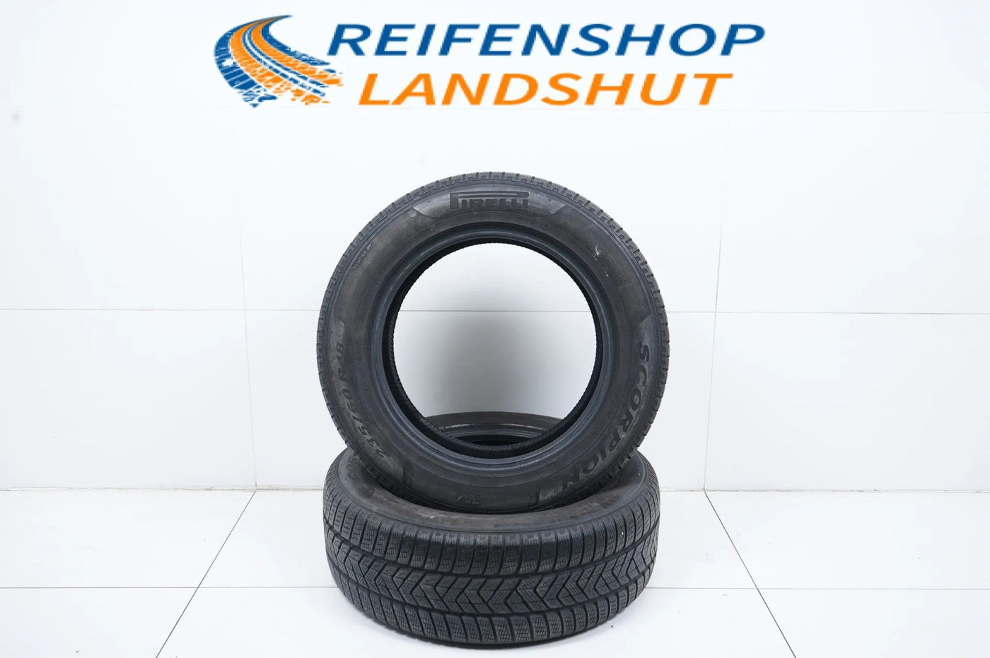 2x Pirelli winter tires 235 60 18 inch DOT19/17 MO approx. 4.5mm tread depth