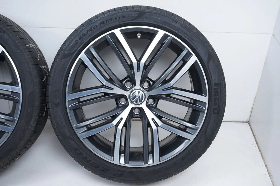 VW Passat 3G B8 Allwetterräder mit neuen Allwetterreifen 245 40 19 Zoll 3G0601025AG