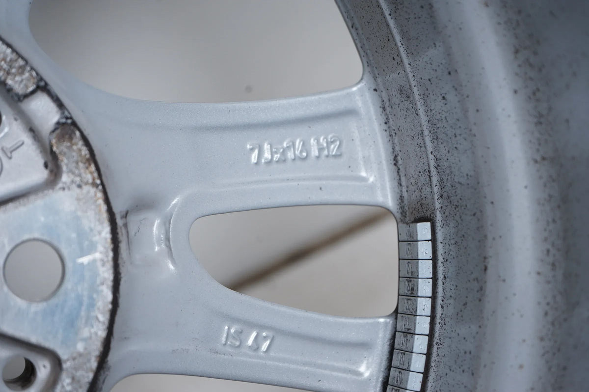 Roues et pneus hiver 195/60 R16 pouces pour BMW Série 2 Active Tourer F45 Detailansicht 16