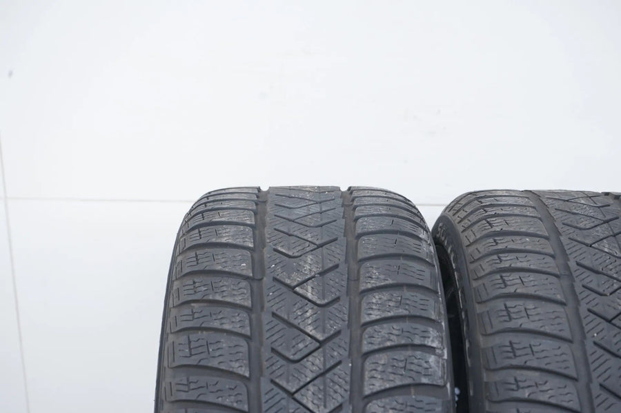 2 x Winterreifen Pirelli 225/45 R18 18 Zoll DOT21 ca.4mm MO RFT