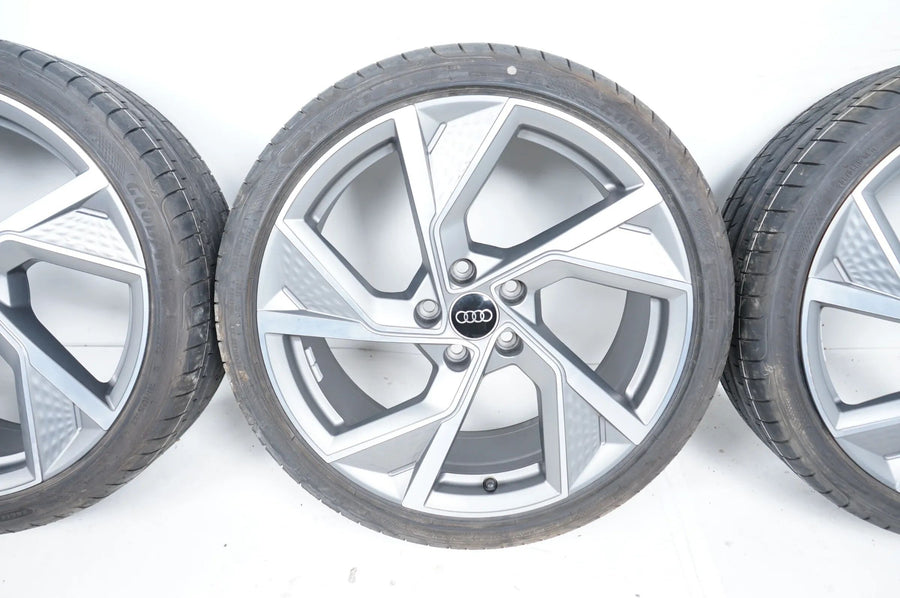 NEU Audi A3 S3 8Y Sommerräder Sommerreifen 19 Zoll 8Y0601025Q