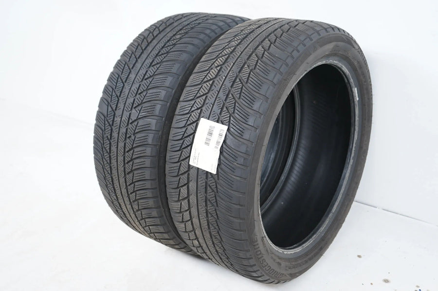 2 x Winterreifen Bridgestone LM 001 225 45 18 Zoll DOT22 ca.4mm