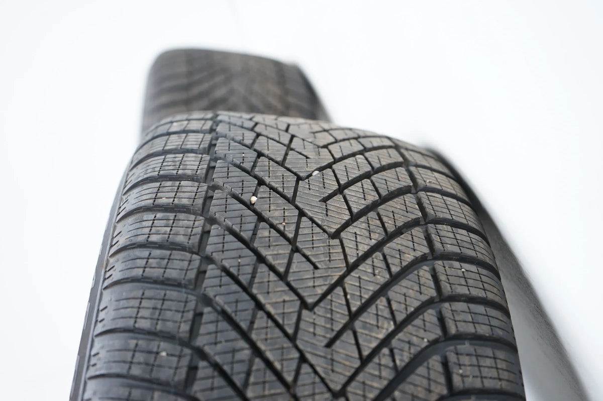 Audi Q5 GU 8MA Alufelgen Winterreifen Winterräder 255 45 20 Zoll 8MA601025G Vue détaillée 10