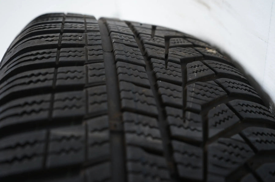 Mercedes A B Klasse W177 B247 Winterreifen Winterräder 17 Zoll A1774010400