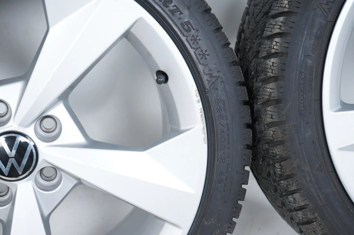 Audi A3 8Y VW Golf 7 8 Winterreifen Winterräder 225 40 18 Zoll Visualizzazione dettagliata 6