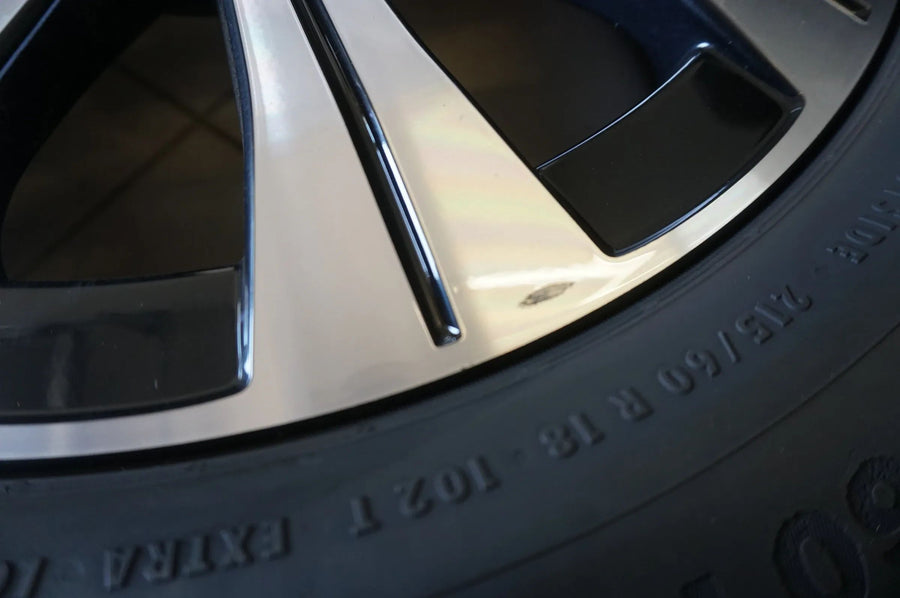 Cerchi in lega originali Mercedes EQA EQB X243 H243 da 18 pollici con pneumatici invernali 215 60 R18