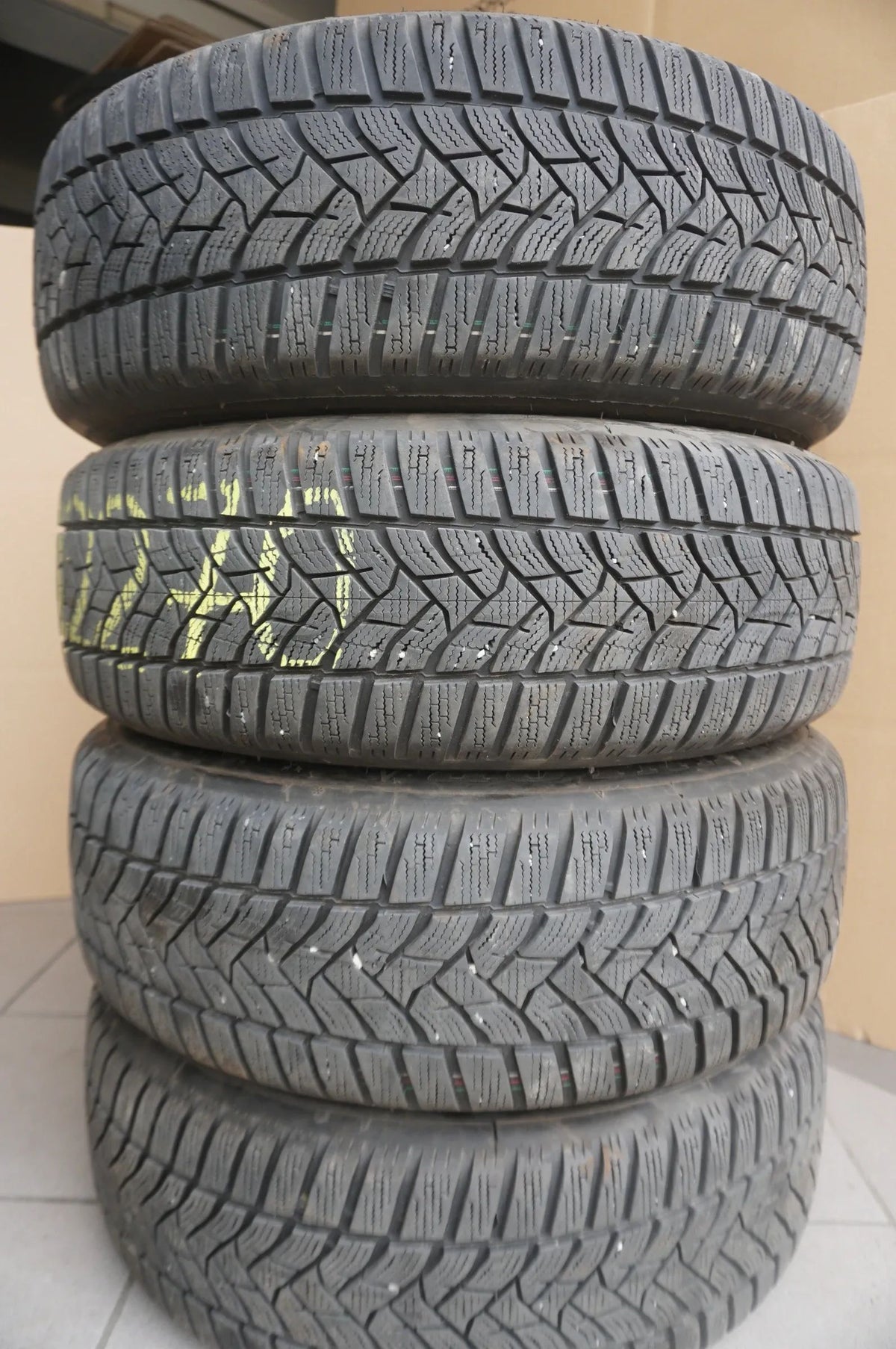 VW T-Cross Seat Arona Stahlfelgen Winterräder Winterreifen 205 60 R16 92H 7mm Detailansicht 4