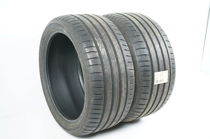 2 pneus d'été de démonstration Bridgestone 285 35 20 pouces DOT20/19 MO