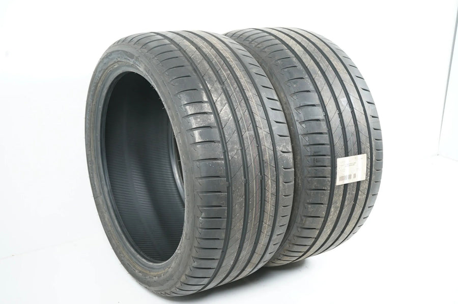 2 pneus d'été de démonstration Bridgestone 285 35 20 pouces DOT20/19 MO
