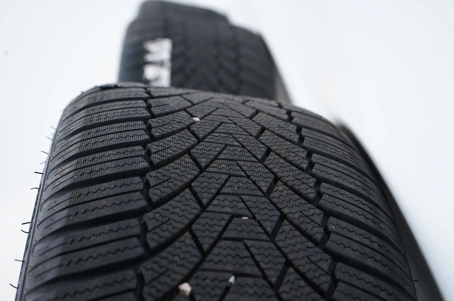 Audi A3 8V VW Golf 6 7 winterbanden winterwielen 235 35 19 inch