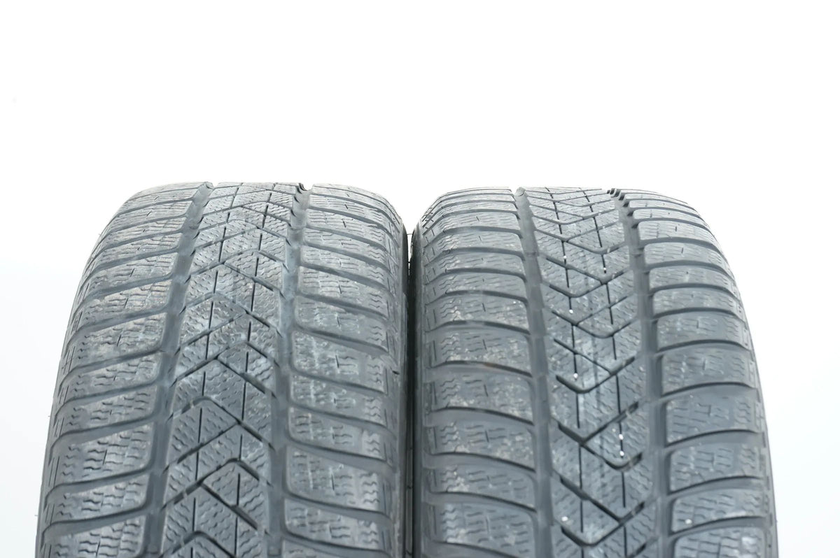 2x Pneus hiver Pirelli 245 40 19 pouces DOT18 env. 6mm MO Bmw* RFT Vue détaillée 4