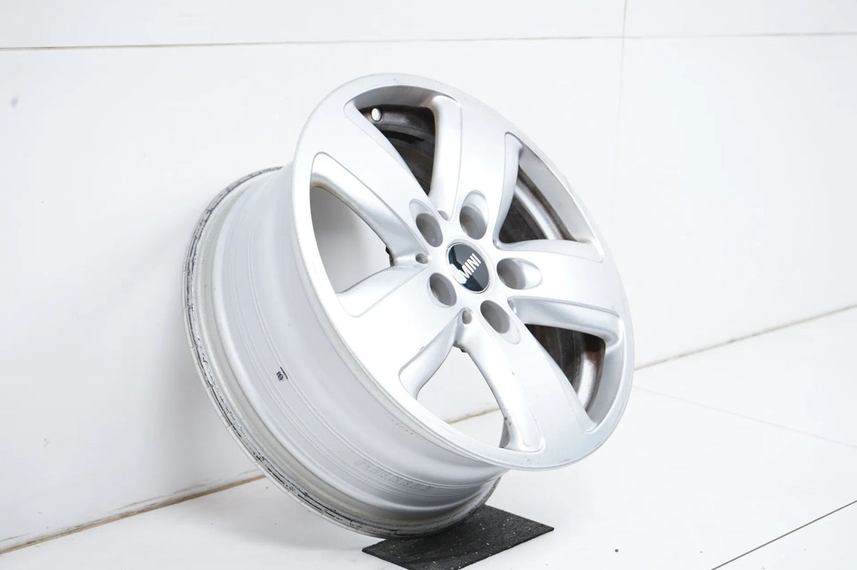 1 x MINI Clubman F54 hliníkový ráfek 16 palců 517 6877741 7J Detailní zobrazení 2
