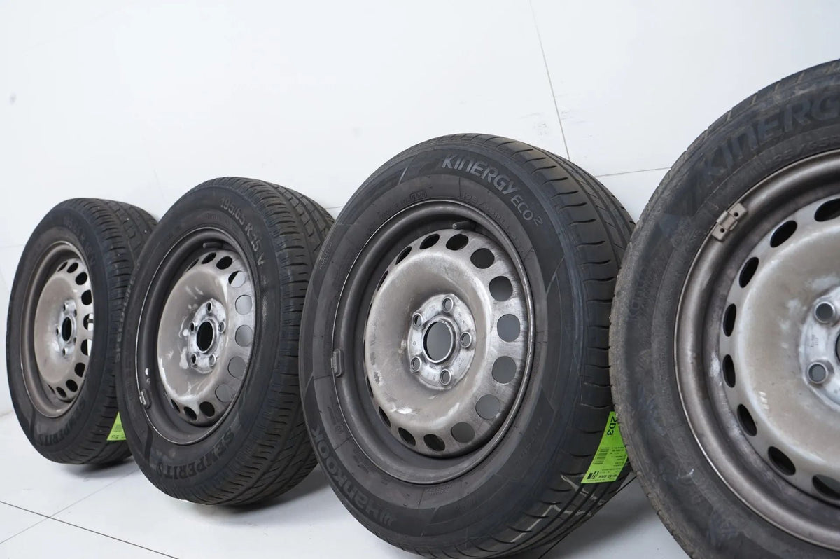 Volkswagen VW Caddy Allwetterräder mit neuen Allwetterreifen 195 65 15 Zoll