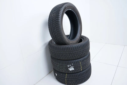 4 x Winterreifen 205 55 17 Zoll Hankook  DOT20 ca.5-6 mm MO