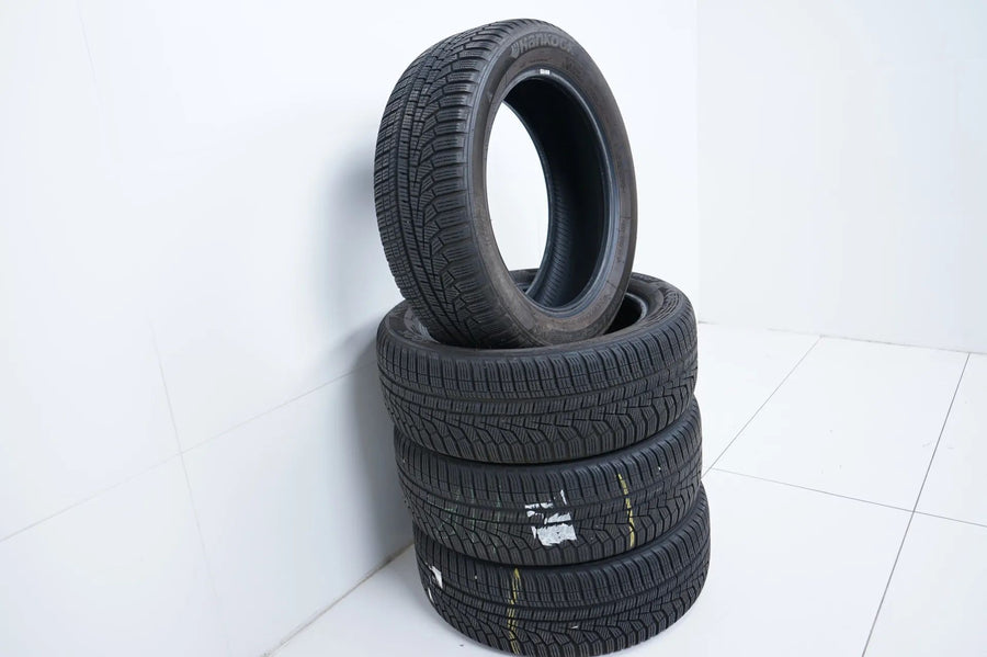 4 x Winterreifen 205 55 17 Zoll Hankook  DOT20 ca.5-6 mm MO