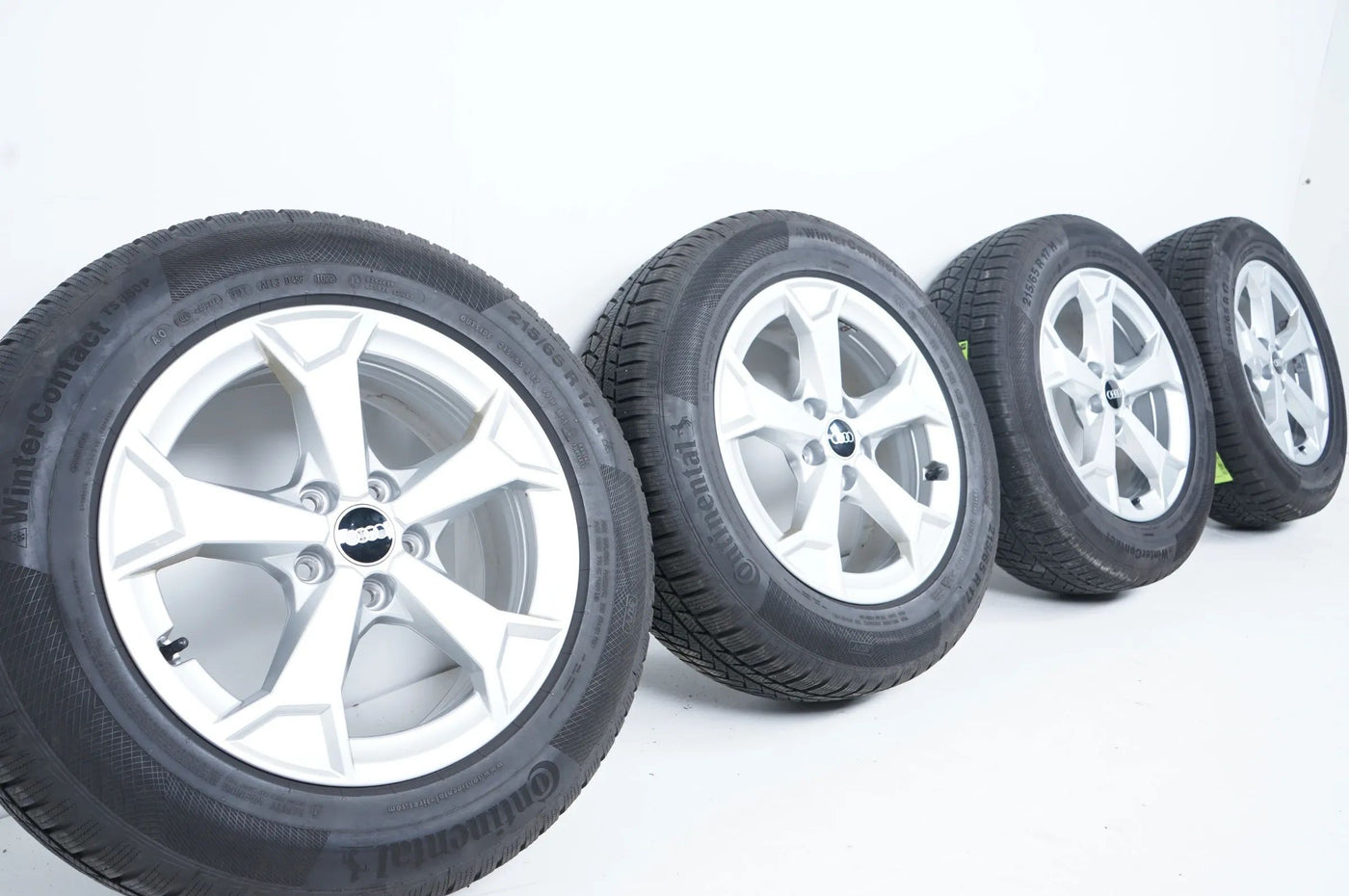 Audi Q3 83A F3 Pneus hiver Roues hiver 215 65 17 pouces 83A601025AL